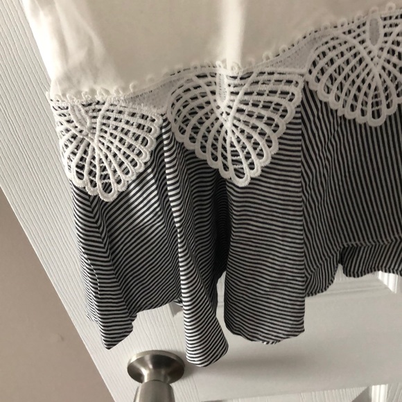 Cute top - Picture 2 of 4